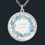 Bröllopsfest för Blommigt av monogrammad blå Gult Silverpläterat Halsband<br><div class="desc">Monogram den här vackra blåa och gult blommigt-halsbandet silver för brudens sida och budens mamma samt mor i brudgummen.</div>