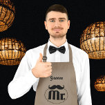 Bröllopsfest Grooms Långt Förkläde<br><div class="desc">Groom Apron Bröllopsfest Groomsman eller supportpersonal Apron Bröllopsfest Gifts. Apron till Groomsman eller stödpersonal i bära under tjänstgöring och kokning vid BBQ Barbeque eller andra förfriskningar vid Bachelor Party, Rehearsal Dinner eller Wedding Reception. Redigera titlar på Namn eller en annan rubrik än vad som visas för evenemanget. Hipster BBQ Barbecue...</div>