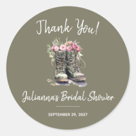 Bröllopsfest med militärtema, stövlar, blommor, ar runt klistermärke