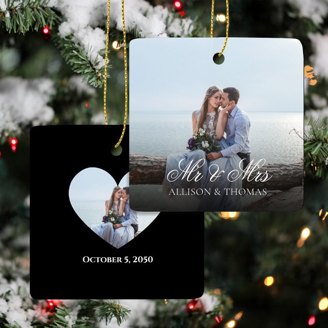 Bröllopsfoto Herr och fru manus anpassat Julgransprydnad Keramik (Wedding Mr. and Mrs. photo Christmas Keepsake Ornament.)