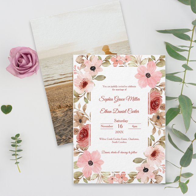 Bröllopsinbjudan med elegant blomsterdesign och fo inbjudningar (Blush Floral Elegant Photo Wedding Invitation)