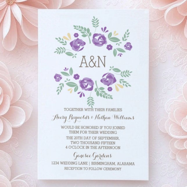Bröllopsinbjudan till lila Land Blommigt  Inbjudningar (Purple Country Floral Monogram Wedding Invite)