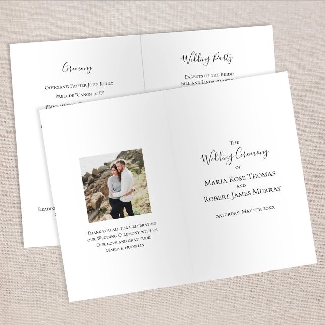 Bröllopsprogram Enkel svart och vitt skript (Simple wedding program template with photo and classic script. )