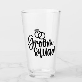 Bröllopstypsnitt för brudgummen och hans vänner glaskopp
