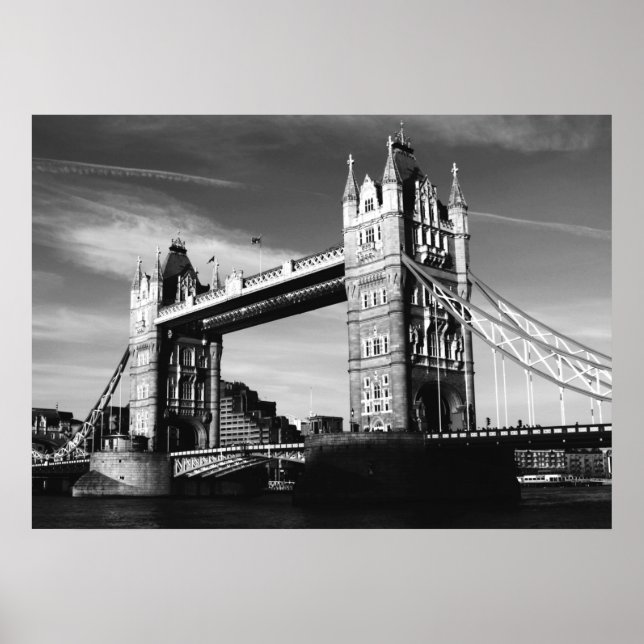 Bron Black & White London Torn Poster (Framsidan)