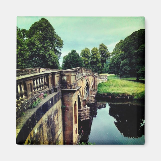 Bron i Chatsworth Magnet (Framsidan)