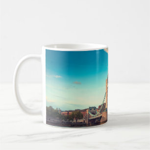Bron i torn vid solnedgången, Londonplats, london, Kaffemugg