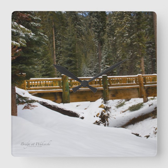 Bron i Wuksachi Fyrkantig Klocka (Framsida)