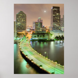 Bron leder över vattenvägen till Miami i centrala Poster