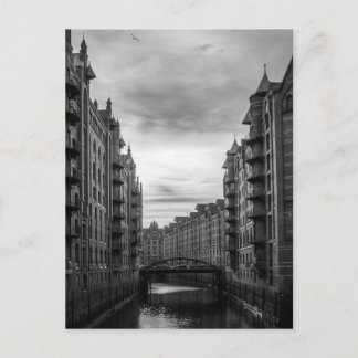 Bron över Black and White Storehouse Town River Vykort