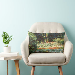 Bron över dammen med näckrosor av Claude Monet Lumbarkudde