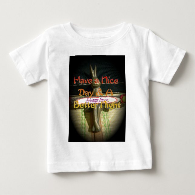 Bronze Rabbit Sculpture med inspirationsofferter Tee Shirt (Framsida)