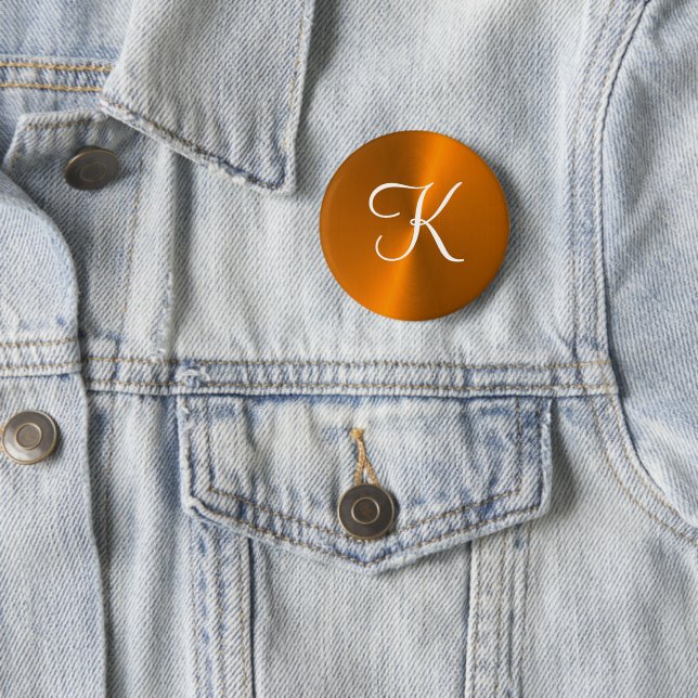 Bronze shiny faux metall monogram knapp (In Situ)