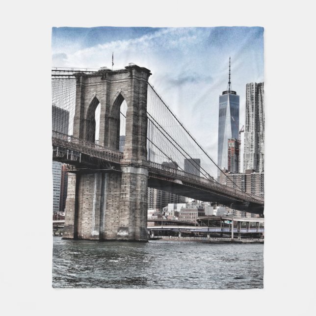 BROOKLYN BRIDGE DURING DAYTIME FLEECEFILT (Framsidan)