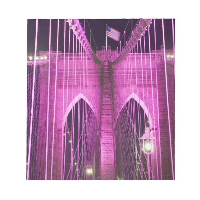 Brooklyn Bridge Lit Lila Anteckningsblock (Framsida)