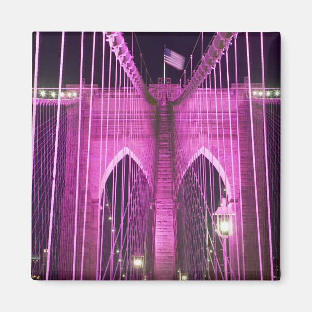 Brooklyn Bridge Lit Lila Magnet (Framsidan)