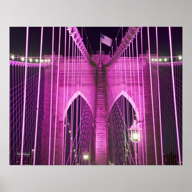 Brooklyn Bridge Lit Lila Poster (Framsidan)