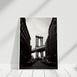 Brooklyn Bridge New York City - Kanvastryck<br><div class="desc">Black and White Brooklyn Bridge-Kanvastrycket,  som följer de senaste trenderna i hemskåpet,  är idealiskt för att förnya dina murar.</div>