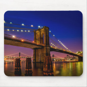 Brooklyn Bridge, New York City på natten Musmatta