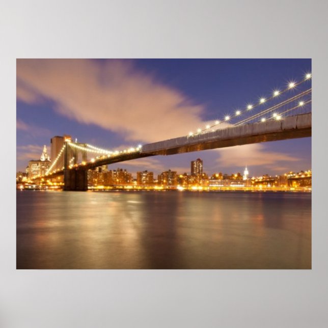 Brooklyn Bridge och Manhattan på natten. Poster (Framsidan)
