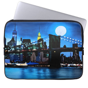 Brooklyn Bridge under full drift Laptop Fodral