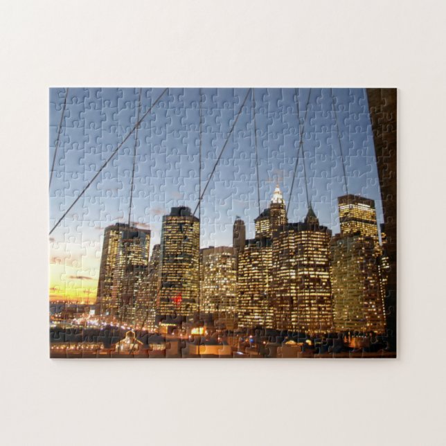Brooklyn Bridge vid skymning med Manhattan-silhout Pussel (Horisontell)