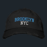 BROOKLYN NYC på den svarta Vintagen Stil Broderad Keps<br><div class="desc">BROOKLYN NYC-jade och ljusblå färgad-broderier på svart bomullshatt i vintage stil. Embroidery är anpassade till andra färg-alternativ genom att klicka på knappen "Redigera design" verktyg. Du kan också välja färg på huvudobjektssidan.</div>