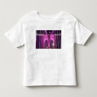Brooklyn överbryggar tände lilor tee shirt
