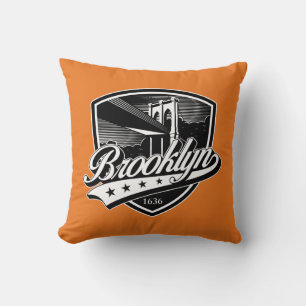 Brooklynsköld med Swoosh-design Kudde