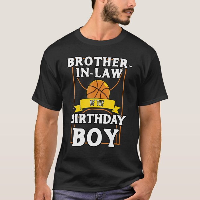 Bror i födelsedagspressen Baller Basketball B T Shirt (Framsida)