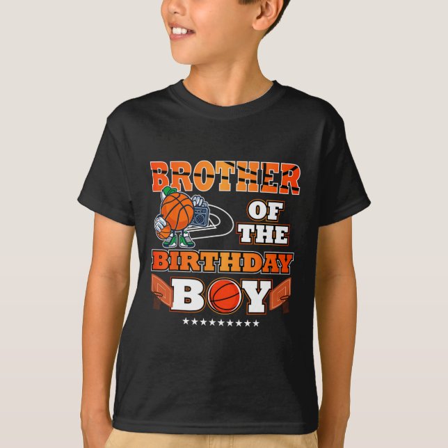 Bror till Birthday Boy Bysketbyll Player B-da T Shirt (Framsida)