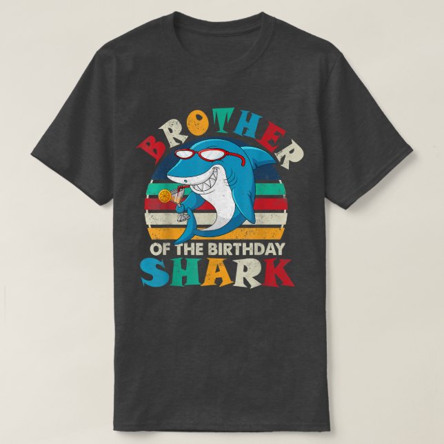 Bror till Birthday Shark Funny Retro Brother T Shirt (Design framsida)