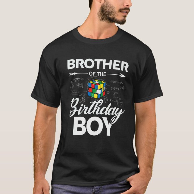 Bror till födelsedagshastigheten, kubing Boy Math T Shirt (Framsida)