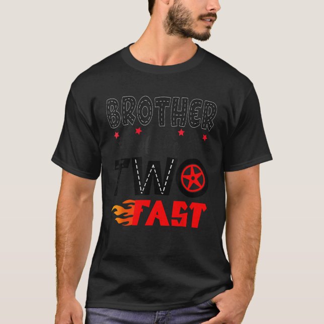 Bror till två Fast 2:e födelsedag Tävla Ca T Shirt (Framsida)