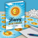 Brother Birthday Cute Sol Kort<br><div class="desc">Få din bror att känna sig speciell på sin födelsedag genom att skicka henne den här trevliga leende dekorativa Gulten och orange sol som flyter i blå himmel med moln. Inuti texten står det: "sol började skaka lite ljusare den dag du föddes." Intressant för att matcha papper förpackning? Kopiera den...</div>