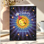 Brother Celestial Sol Grattis på födelsedagen Tack Kort<br><div class="desc">En leende gult och ett rött sol med en party-hatt och blåsare utstrålar lycka till alla kändisar och skyttestjärnor. "I dag är er dag att bli centrum för det brittiska folket." Ett roligt födelsedagskort för din bror.</div>