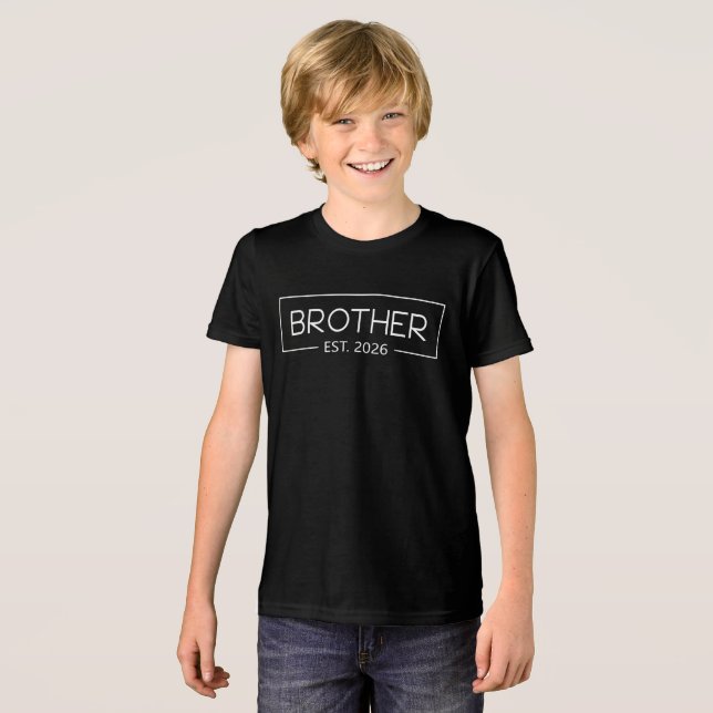 Brother Est. 2026 Snart som bror 2026 T Shirt (Framsida Full)