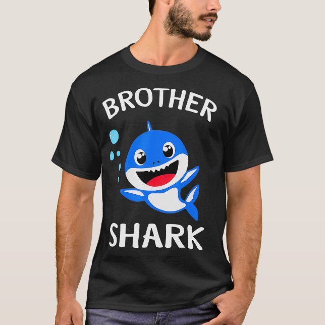Brother Shark Gift Cute Baby Shark Design Family T Shirt (Framsida)
