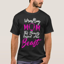 Brottningmamman denna skönhet lyftte henne t shirt