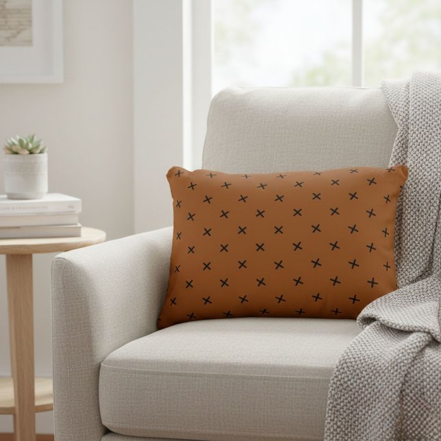 Brown accent pillows / Cushions with black pattern Prydnadskudde (Skapare uppladdad)