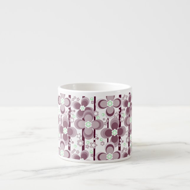 brown and white floral pattern espressomugg (Framsidan)