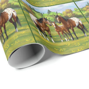 Brown Bay appaloosa-hästar under sommarbetesgång Presentpapper