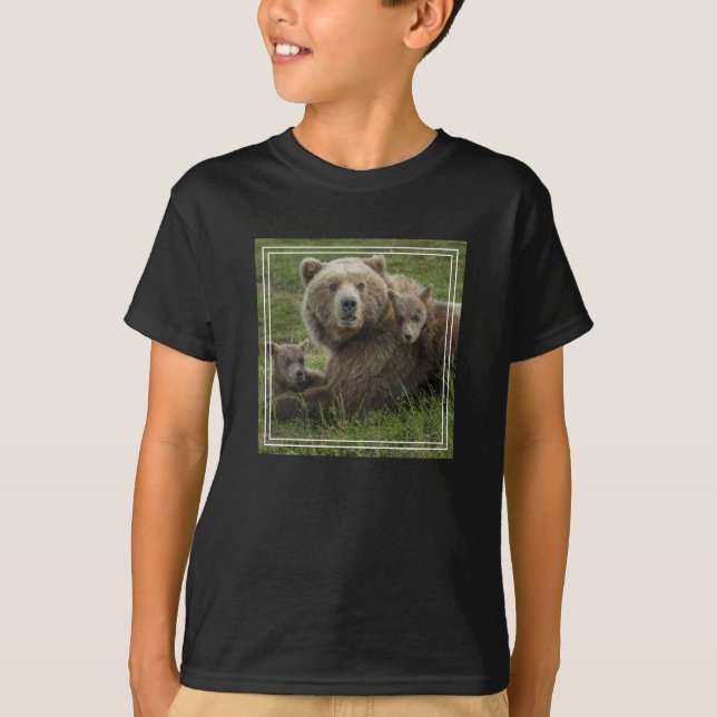 Brown Bear Unge Cuddling med Mor T Shirt (Framsida)