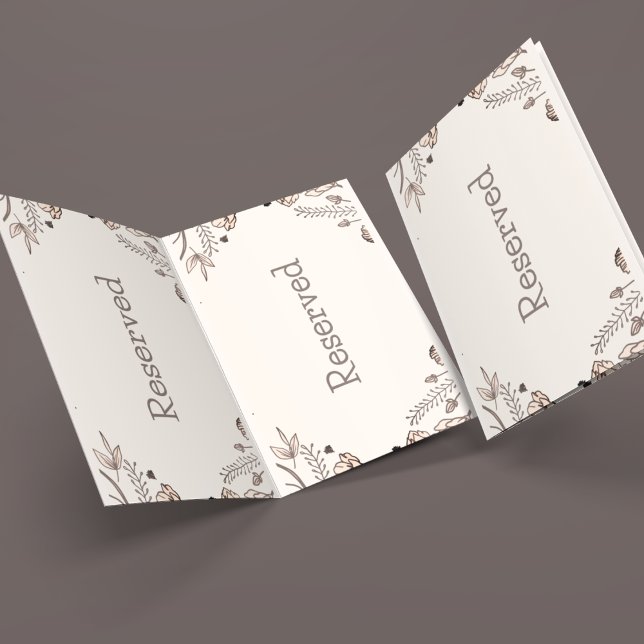 Brown Blommigt Bröllop Theme Placeringskort (Reserved card to keep on guests table to make proper seating arrangements)