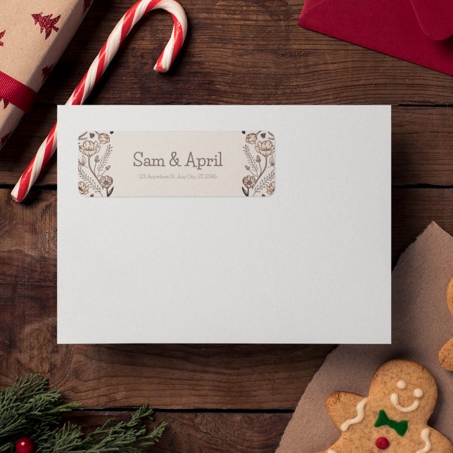 Brown Blommigt Bröllop Theme Returadress Etikett (wedding envelope label which looks in a royal theme)