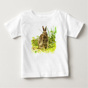 Brown Bunny Rabbit i Grönt Grass Baby T-Shirt