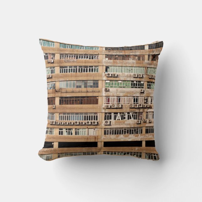 BROWN CONRETE BYGGNAD KUDDE (Framsida)
