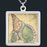 Brown och Grönt Seashell Silverpläterat Halsband<br><div class="desc">Om du inte kan ta dig till stranden i dag,  få den här klassiska bilden av stil om den här unika grönten och bruna årstidshelvetet i dag! Det här årstidshelvetet vid havet omges av varm sand i den här målningen och skulle gå underbar på alla nautiska produkter.</div>