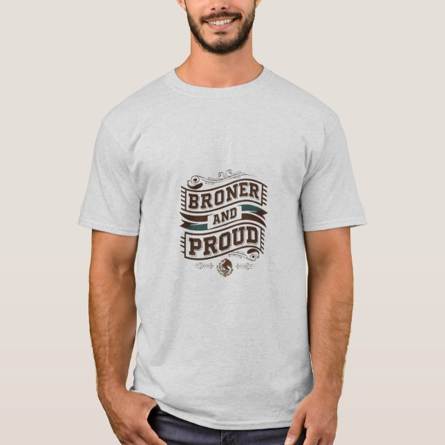"Brown och Proud Mexican Eagle Banner T-Shirt" T Shirt (Framsida)