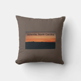 Brown Pillow med Asheville, NC Sunset Photo Kudde